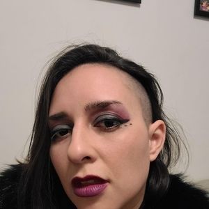 Meet your Posher, Dominique